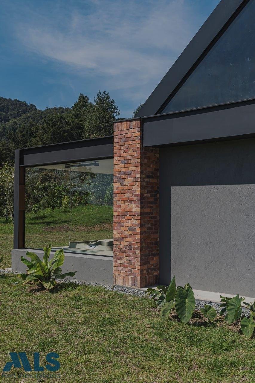 House in Envigado, Antioquia, Colombia 3 - 18959007