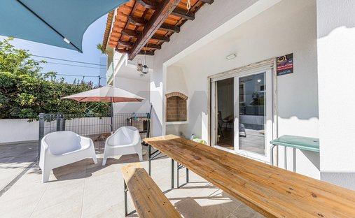 Townhouse in Charneca de Caparica e Sobreda, Setubal, Portugal 1