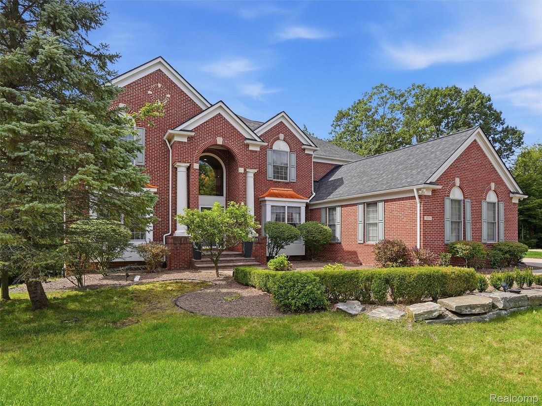 House in Farmington Hills, Michigan, United States 3 - 18958896