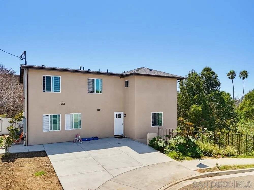Oceanside, California, United States 2 - 18959373