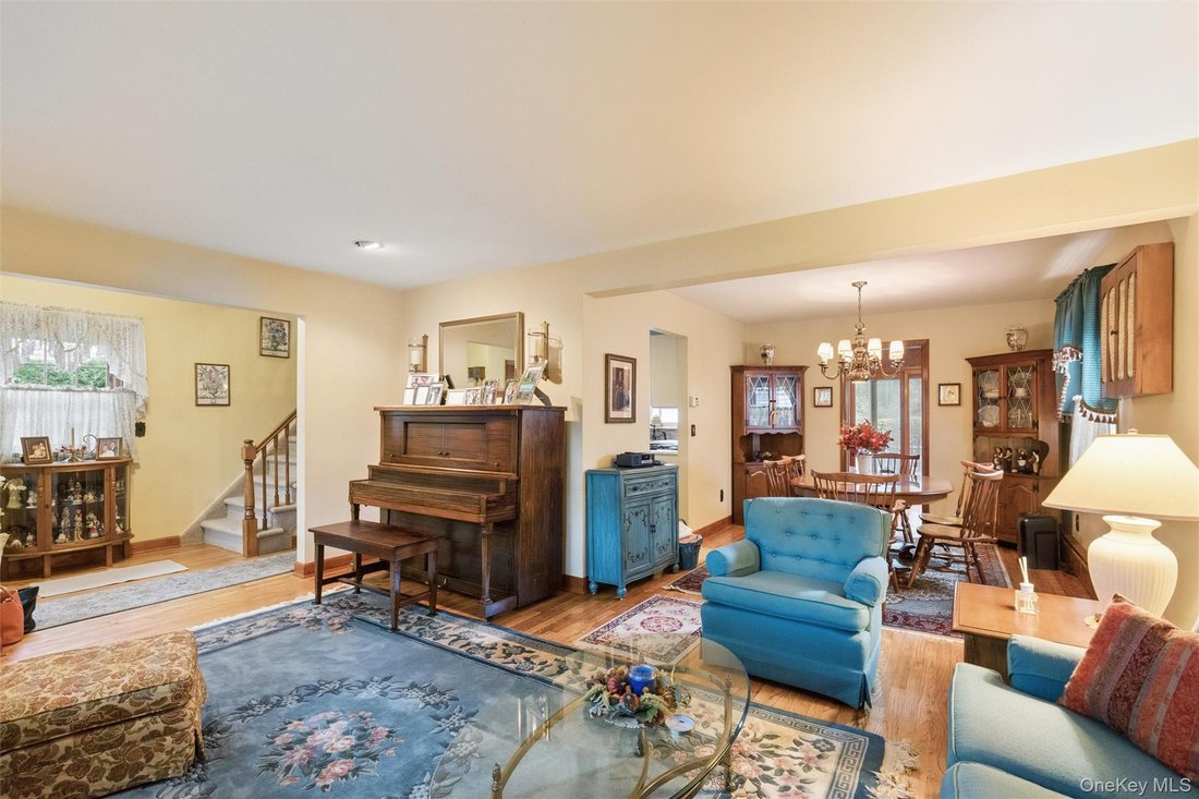 House in Garden City, New York, United States 4 - 18958450