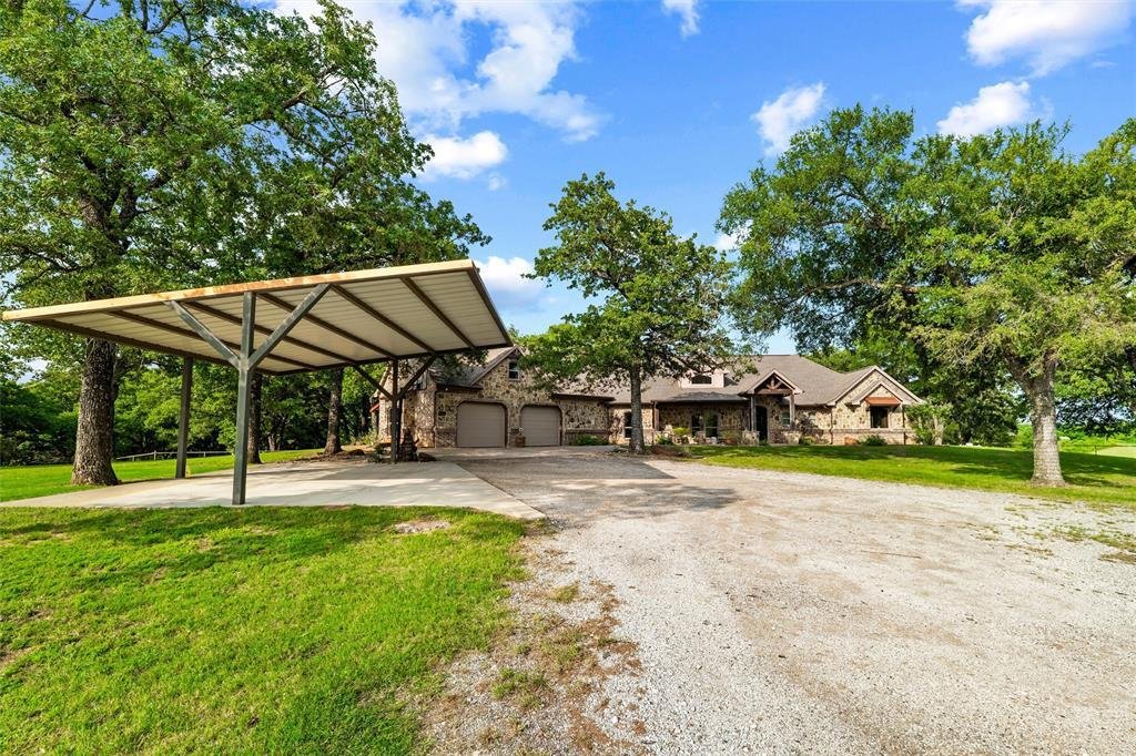 Farm Ranch in Grandview, Texas, United States 3 - 18959177