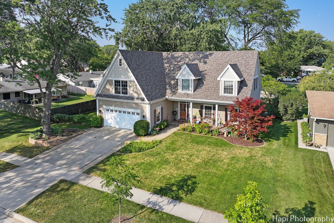 House in Elk Grove Village, Illinois, United States 2 - 18958627
