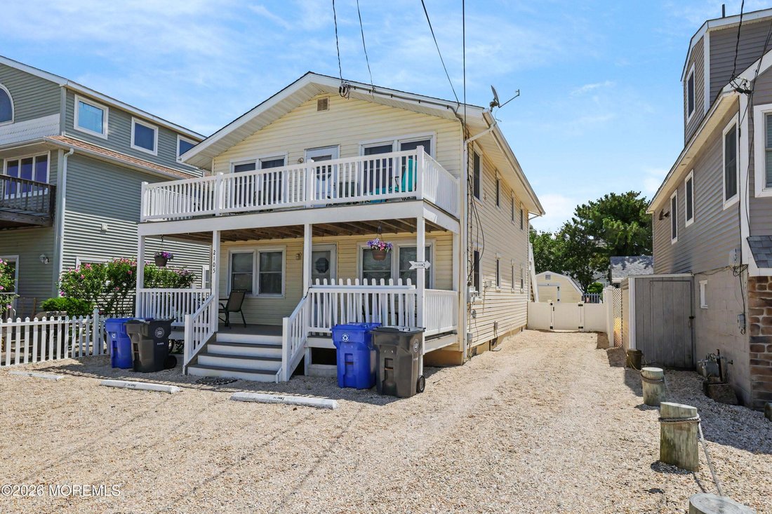 House in Ship Bottom, New Jersey, United States 1 - 18958226