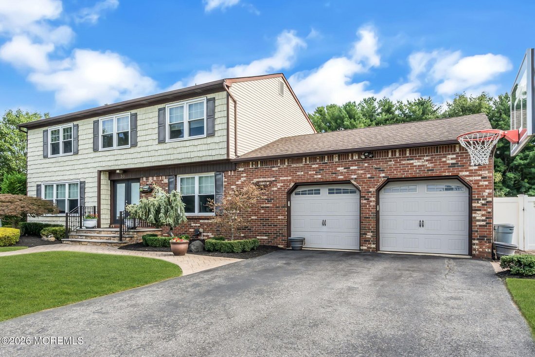 House in Marlboro Township, New Jersey, United States 2 - 18958231