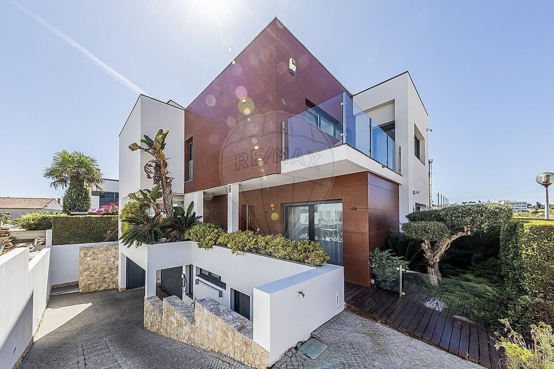House in Carcavelos e Parede, Lisbon, Portugal 1 - 18959558