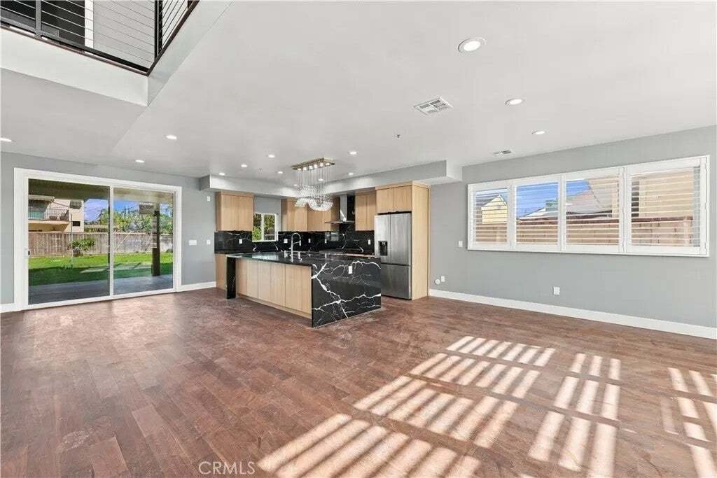 Condo in Signal Hill, California, United States 5 - 18959393