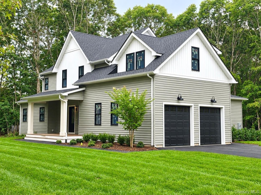 House in Manorville, New York, United States 1 - 18958441
