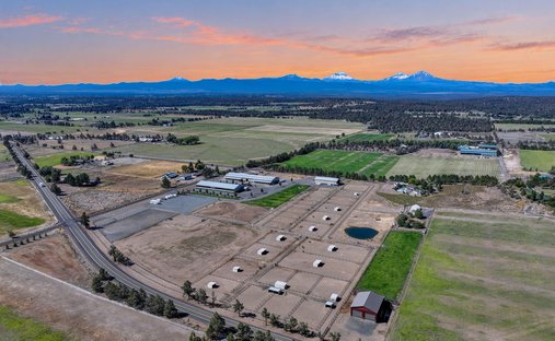 Land in Bend, Oregon, United States 1