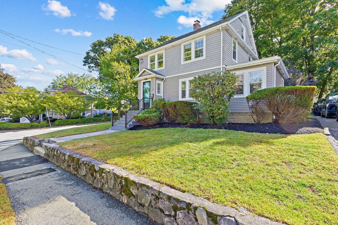 House in Waltham, Massachusetts, United States 4 - 18958903