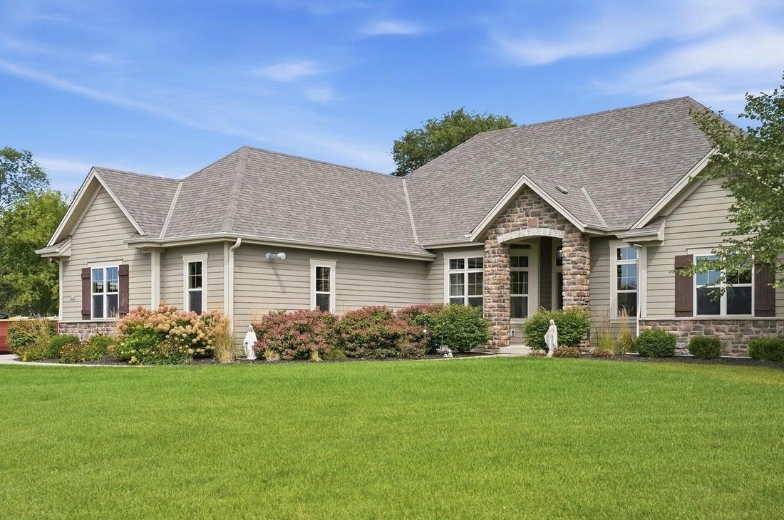 House in Hubertus, Wisconsin, United States 2 - 18958210
