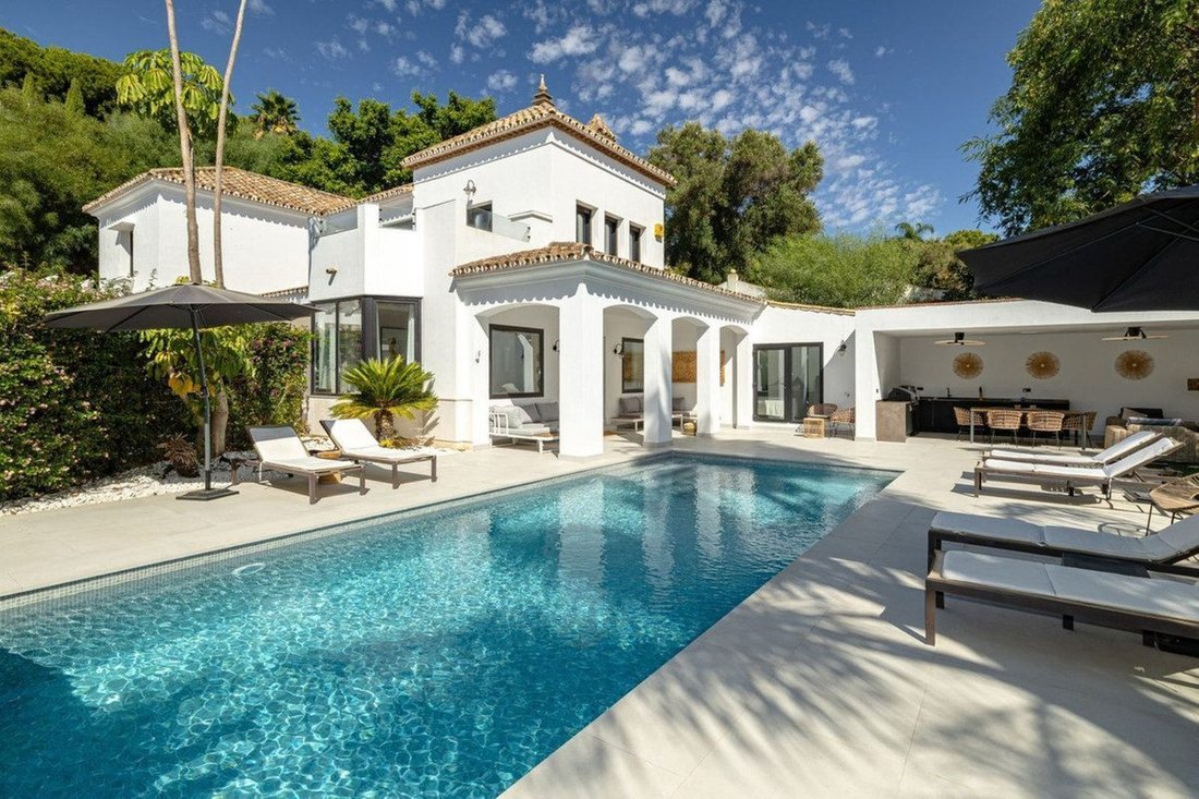 Villa in El Paraíso, Benahavis, Spain 1 - 18958744
