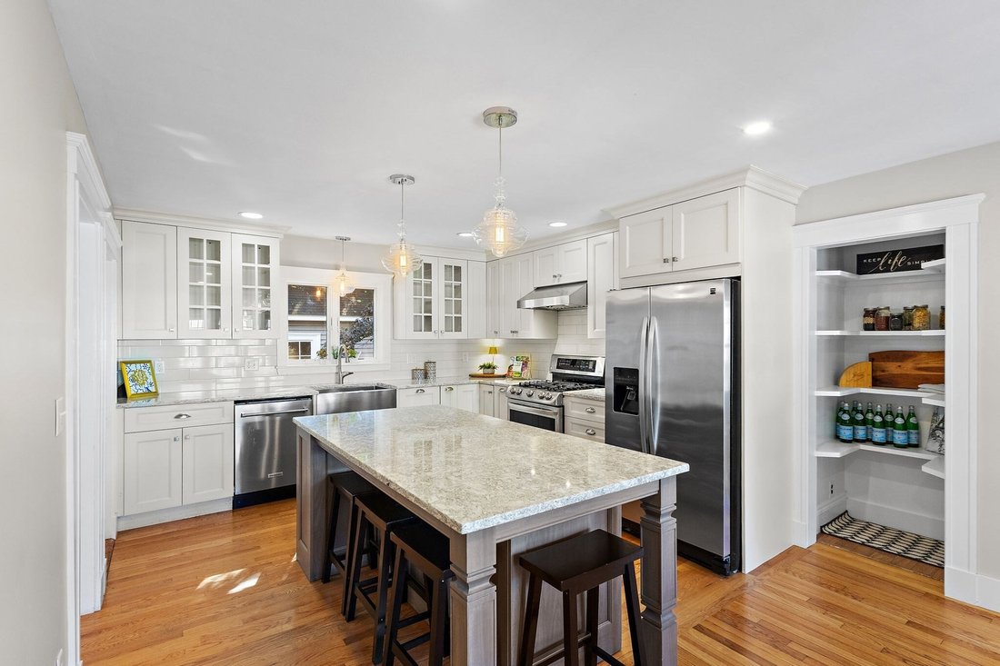 House in Waltham, Massachusetts, United States 5 - 18958903