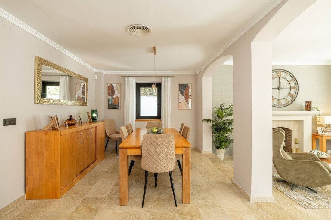 Villa in El Paraíso, Benahavis, Spain 4 - 18958744