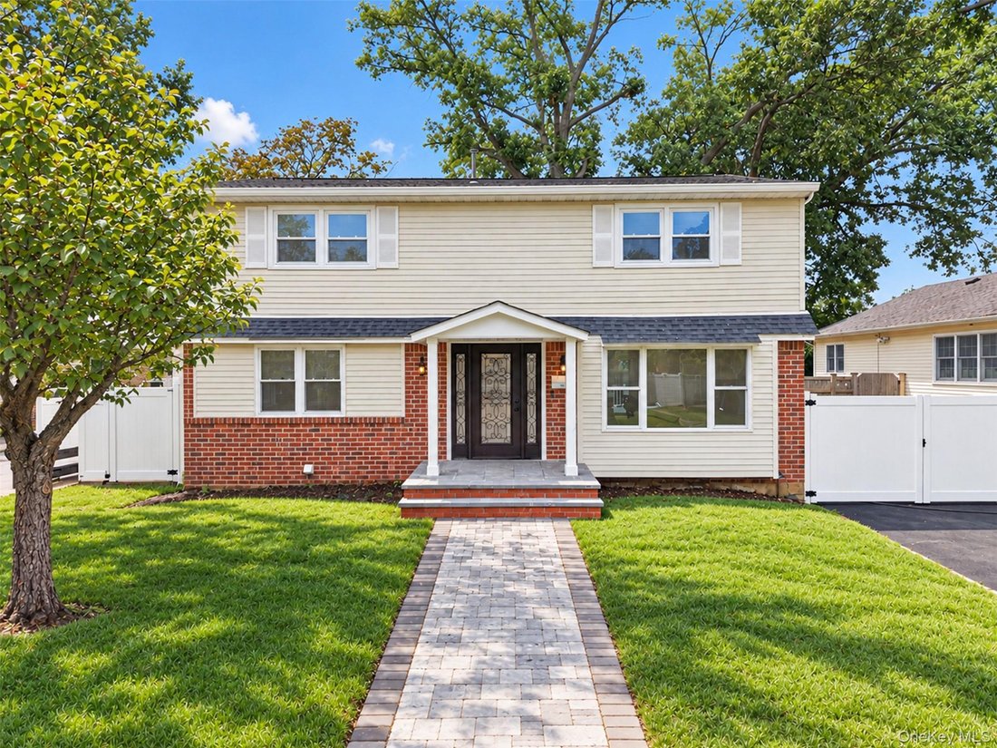 House in Syosset, New York, United States 1 - 18958445