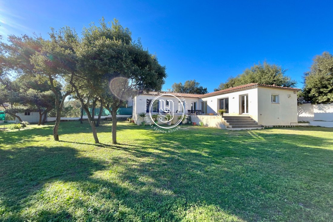 Villa in Uzès, Occitania, France 3 - 18959519