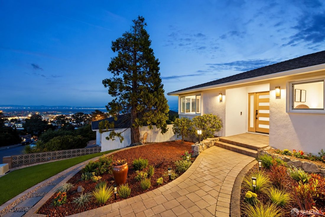 House in Burlingame, California, United States 1 - 18958376