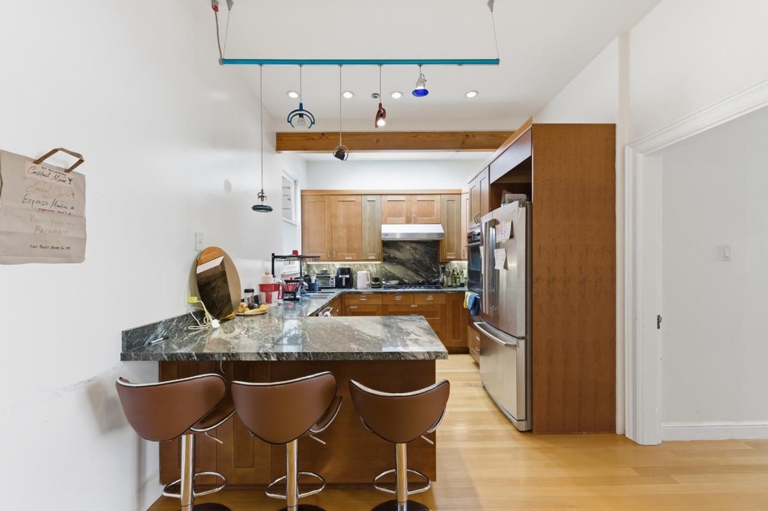 Condo in San Francisco, California, United States 5 - 18958254