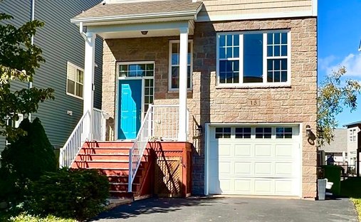 House in Bedford, Nova Scotia, Canada 1