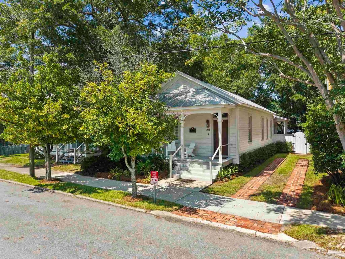 House in Pensacola, Florida, United States 2 - 18958201