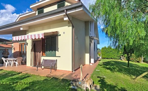 Villa in Castelfranco di Sotto, Tuscany, Italy 1