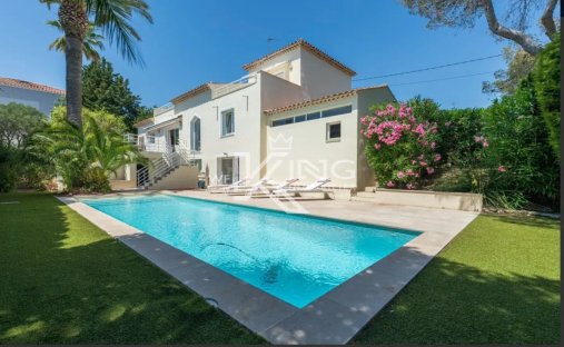 Villa in Le Dramont-Agay-Anthéor-Le Trayas, Saint-Raphaël, France 1