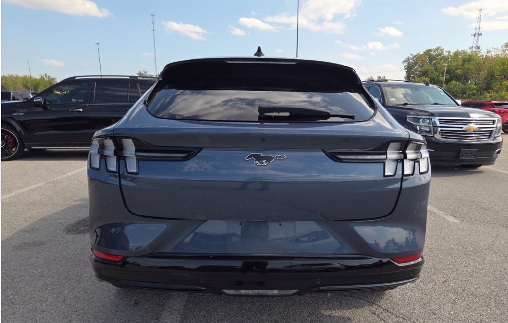 Suv in Lake Villa, IL, United States 4 - 18959693