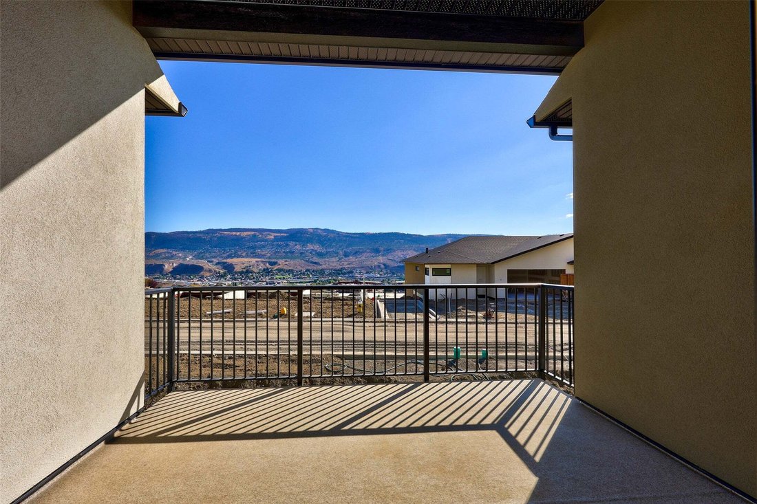 Townhouse in Kamloops, British Columbia, Canada 5 - 18959662