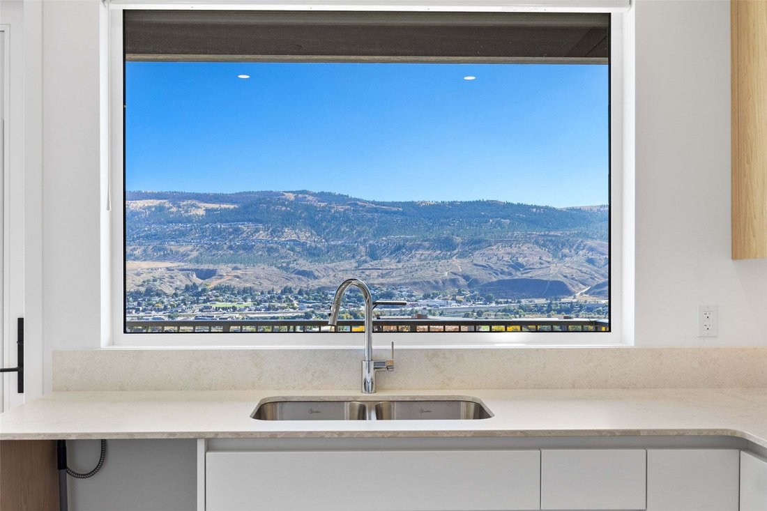 Townhouse in Kamloops, British Columbia, Canada 4 - 18959668