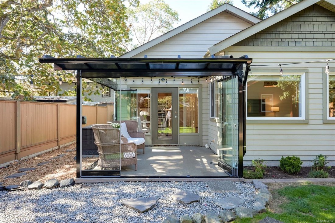 House in Victoria, British Columbia, Canada 4 - 18959775
