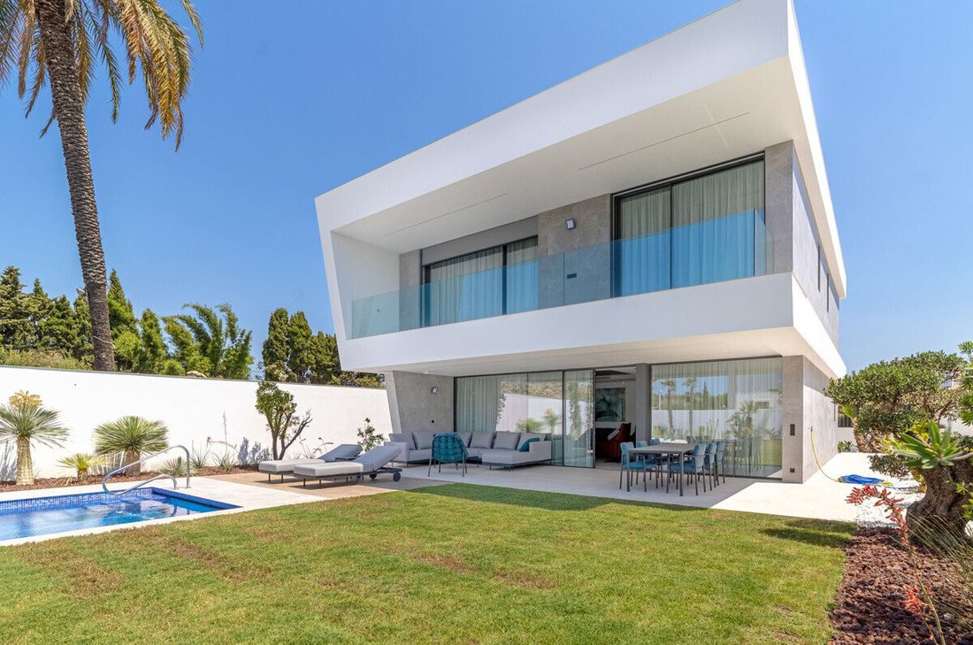Villa in Marbella, Andalusia, Spain 2 - 18959714