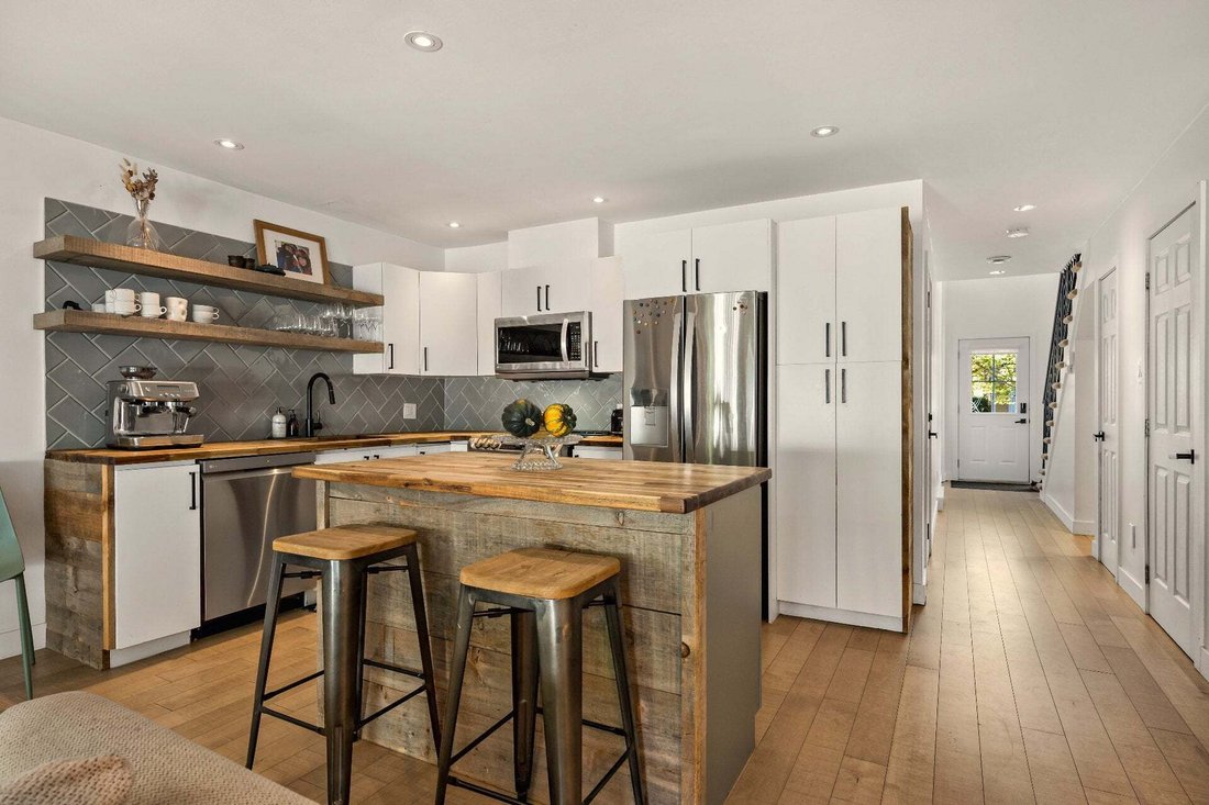 Condo in Mont-Tremblant, Quebec, Canada 3 - 18959810