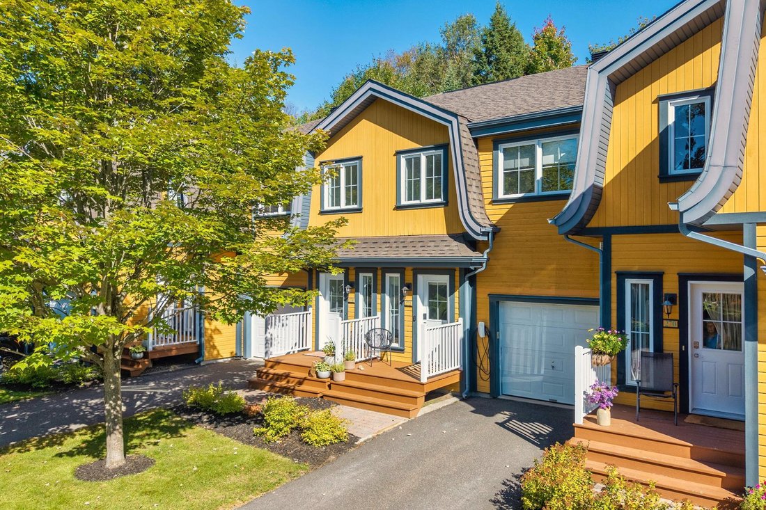Condo in Mont-Tremblant, Quebec, Canada 1 - 18959810