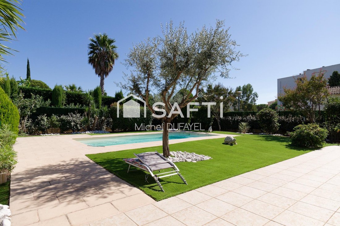 House in Exterieurs, Frejus, France 2 - 18961658
