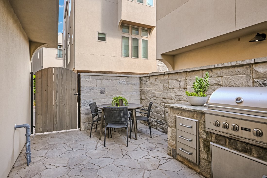 Condo in Austin, Texas, United States 5 - 18960217