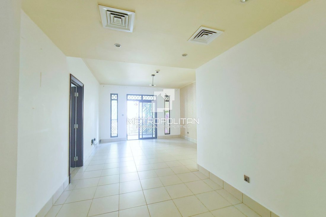 Apartment in Downtown Dubai, Dubai, United Arab Emirates 1 - 18960694
