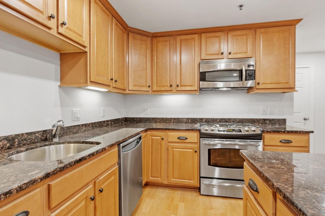 Condo in Concord, Massachusetts, United States 3 - 18960222