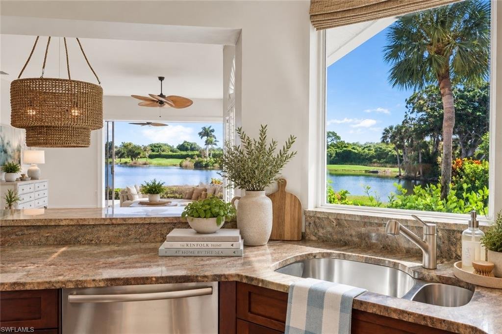 Condo in Naples, Florida, United States 4 - 18960388
