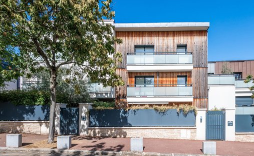 House in Plateau Ouest, Suresnes, France 1