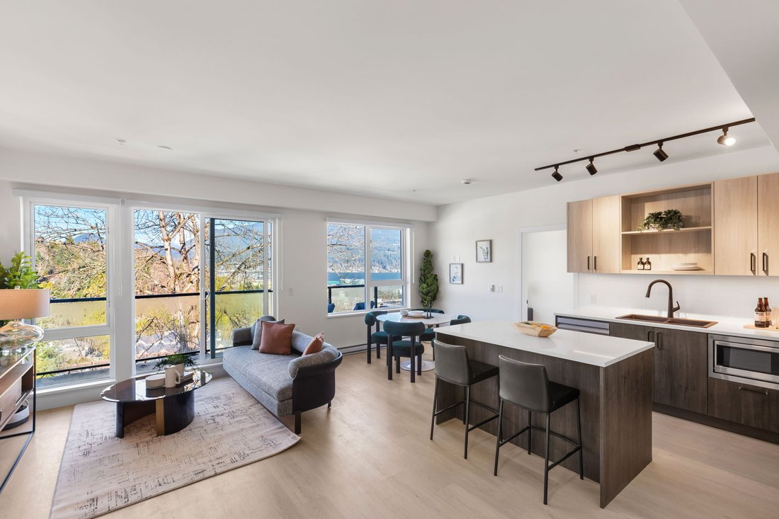 Condo in Port Moody, British Columbia, Canada 1 - 18960248