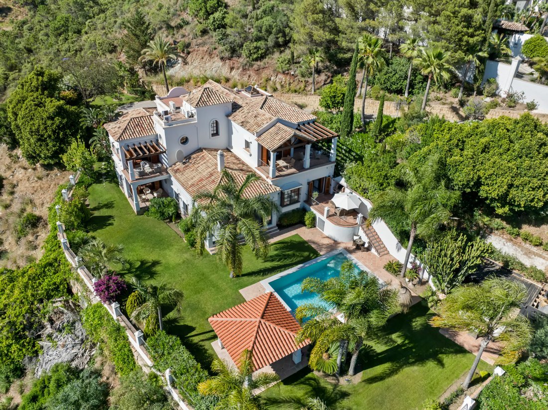 Villa in El Madroñal, Benahavis, Spain 1 - 18960437