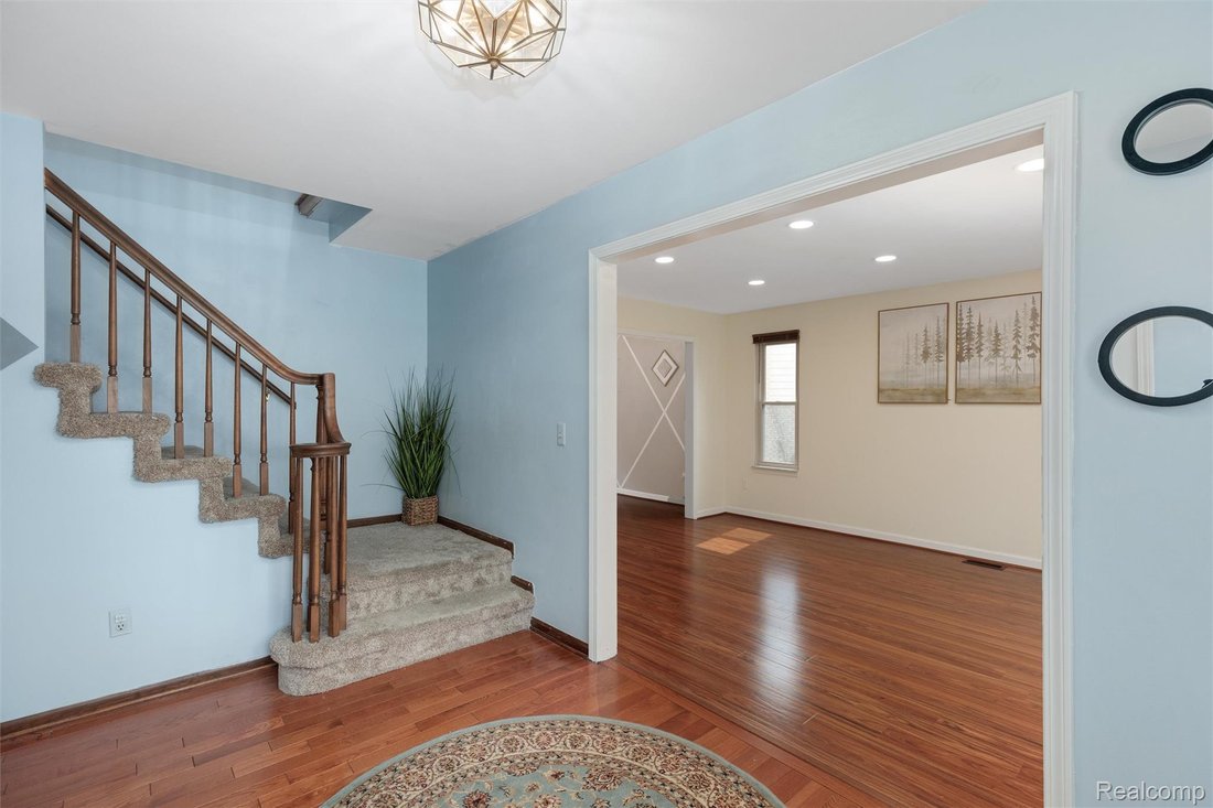 House in Rochester Hills, Michigan, United States 3 - 18960469