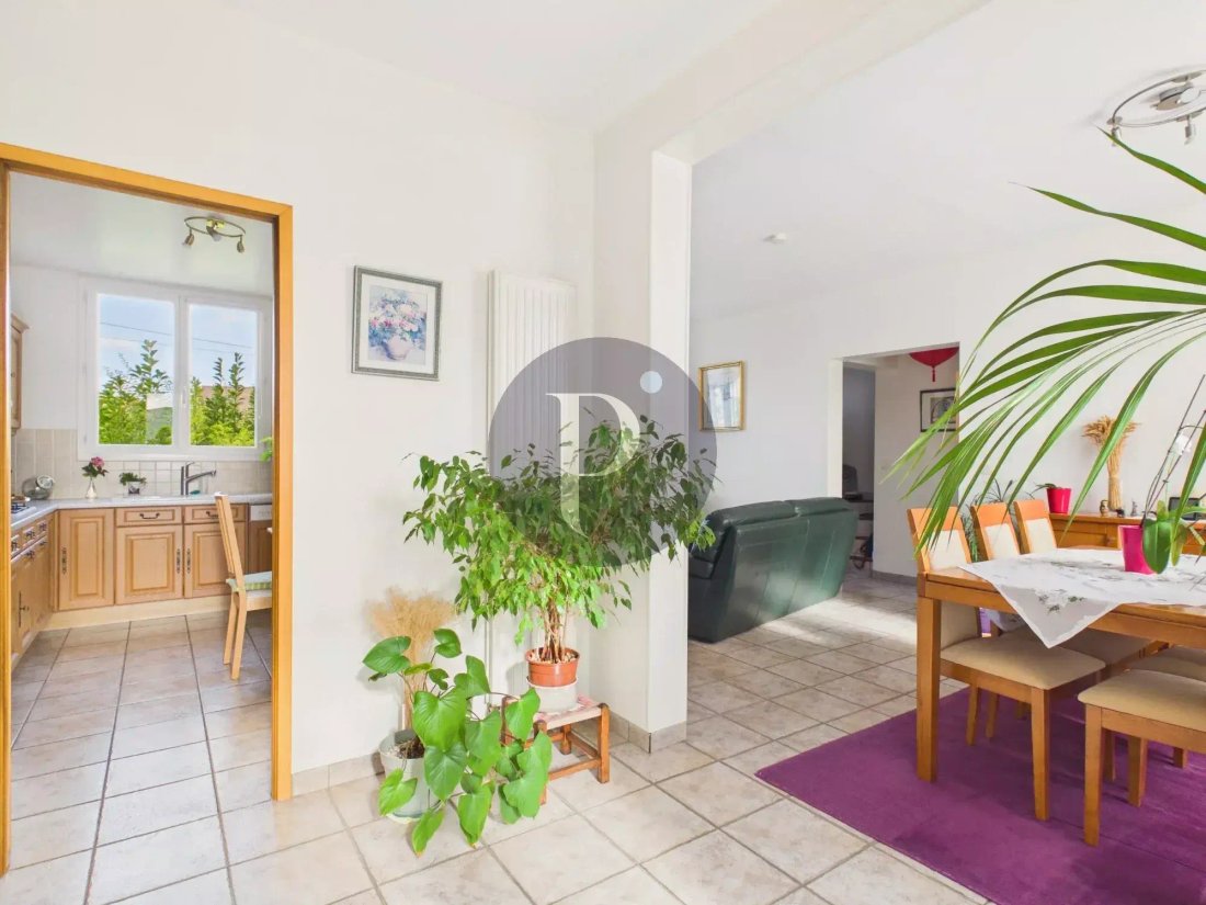 House in Ouest, Igny, France 2 - 18960042