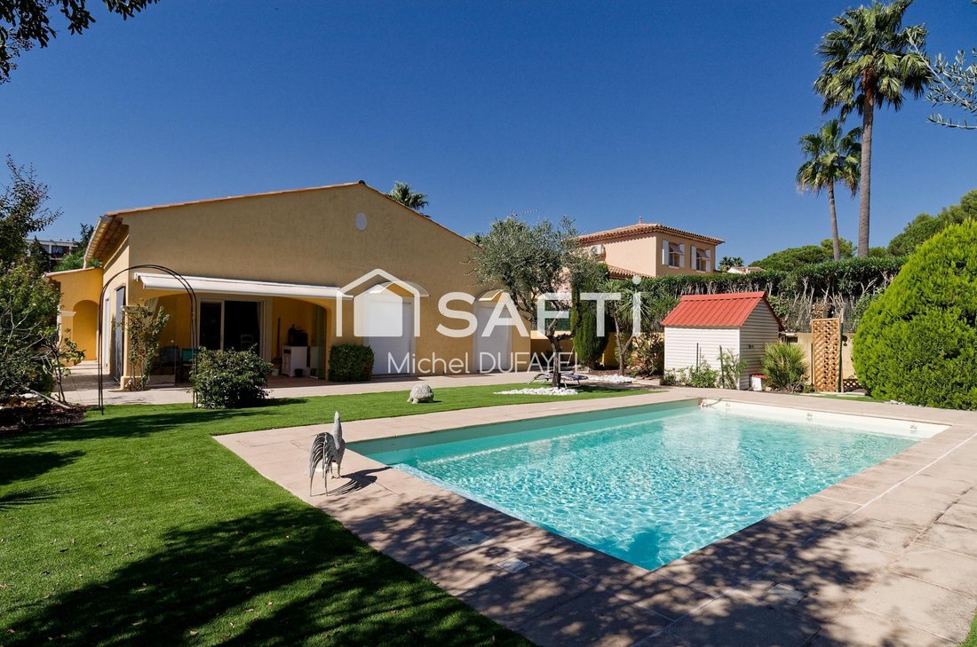 House in Exterieurs, Frejus, France 1 - 18961658