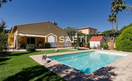House in Exterieurs, Frejus, France 1