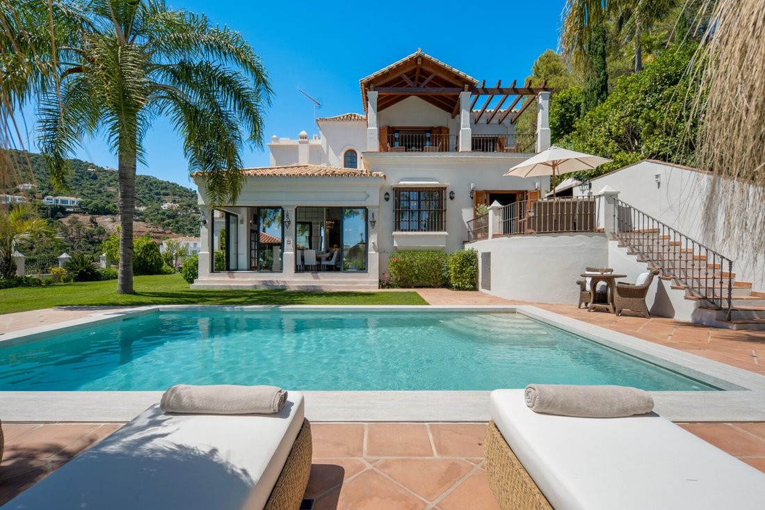 Villa in El Madroñal, Benahavis, Spain 2 - 18960437