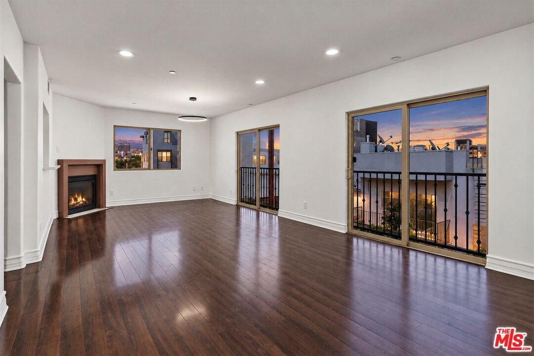 Condo in Los Angeles, California, United States 2 - 18616316