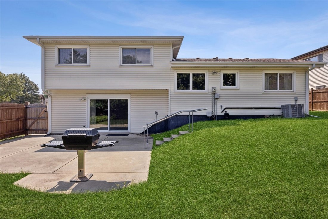 House in Lombard, Illinois, United States 4 - 18960301