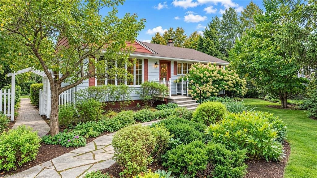 House in Hamilton, Ontario, Canada 3 - 18960232