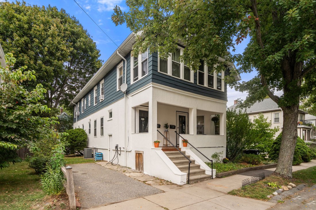Condo in Belmont, Massachusetts, United States 1 - 18960226